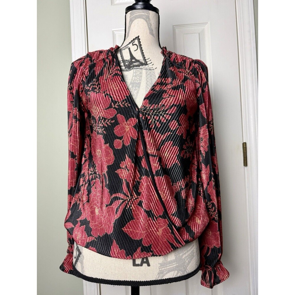 NEW Lush Black Red Floral Pleated Blouse Surplice Neck Ruffled Long Sleeve S - Picture 2 of 10